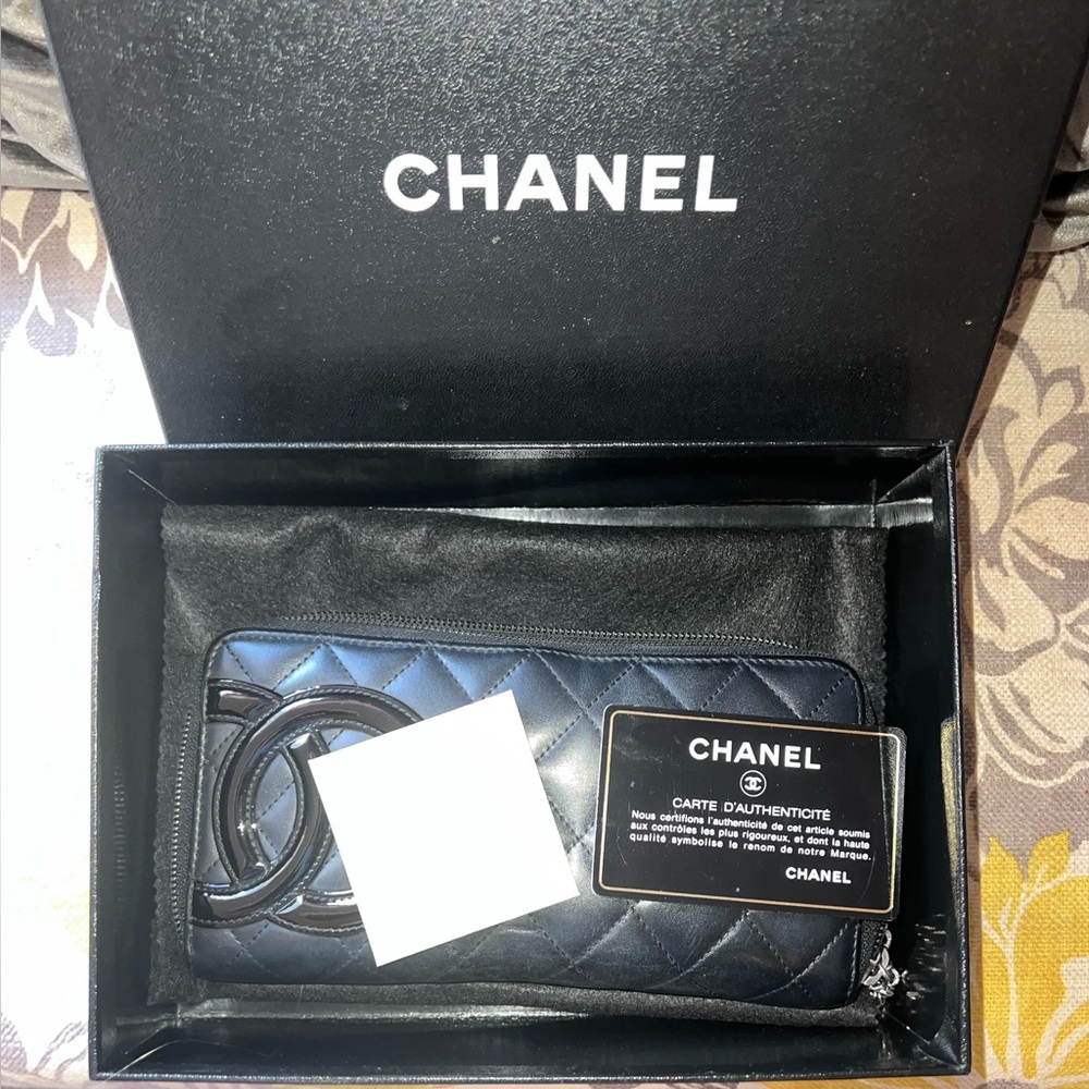 CHANEL Black Quilted Leather Wallet. Full set!